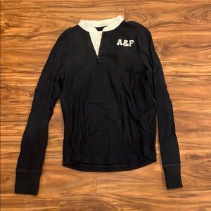 Abercrombie & Fitch 3 button sweater